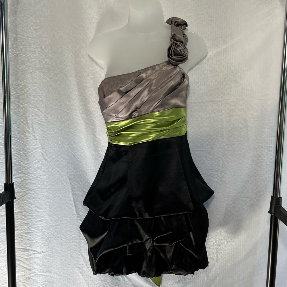 🍏📰 Satin Asymmetrical One Strap Bubble Skirt Formal Dress